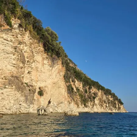 Sissy 2 شقة بوروس